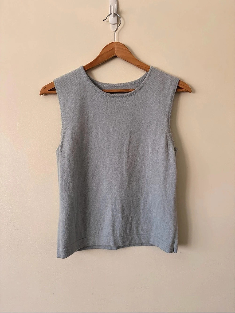 Cashmere Sleeveless Tank in Blue Like New